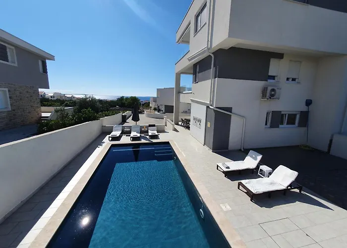 Seastar Luxury Apt With Private Pool And Sea View