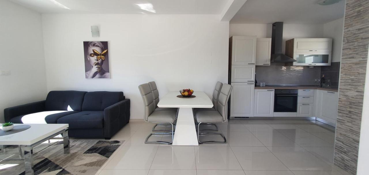 Apartmán Seastar Luxury With Private Pool And Sea View Novalja